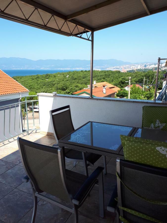 Apartment Lucija Kostrena Eksteriør bilde